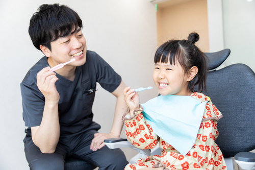 優しい声かけで安心感を
