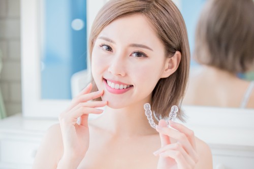 ワイヤー矯正よりも痛みが少ない